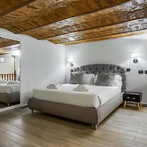 https://opera-suites.it-romehotels.com