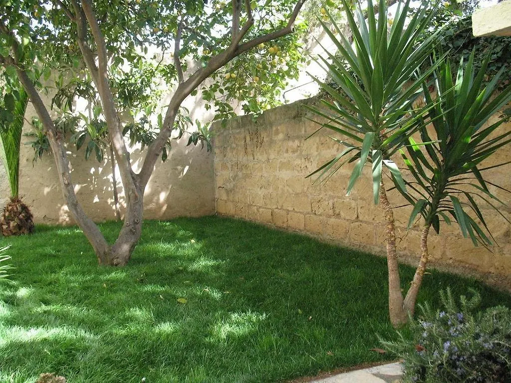 Bed and Breakfast Il Giardinetto Alghero 2*,
